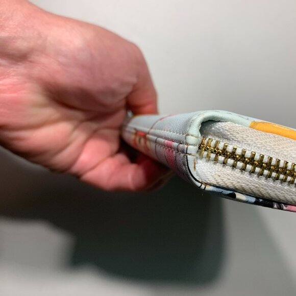 Loungefly Winnie the Pooh wallet EUC - Picture 5 of 9